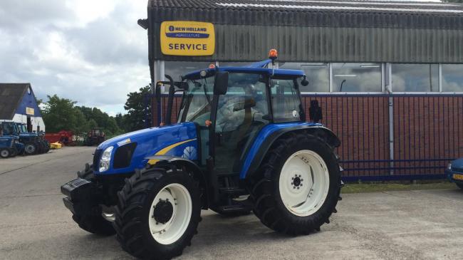 New Holland T-5050 Schanssema