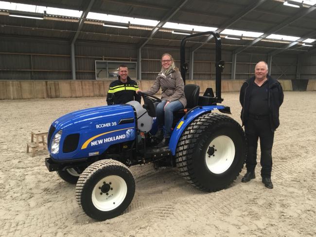 New Holland Boomer 35 Bereden Politie