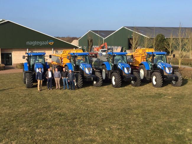 Nieuwe tractoren Nagtegaal Ameland