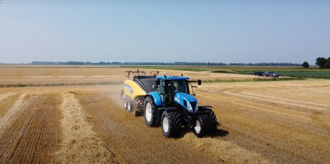 New Holland BB890 Plus Demo pers in actie...