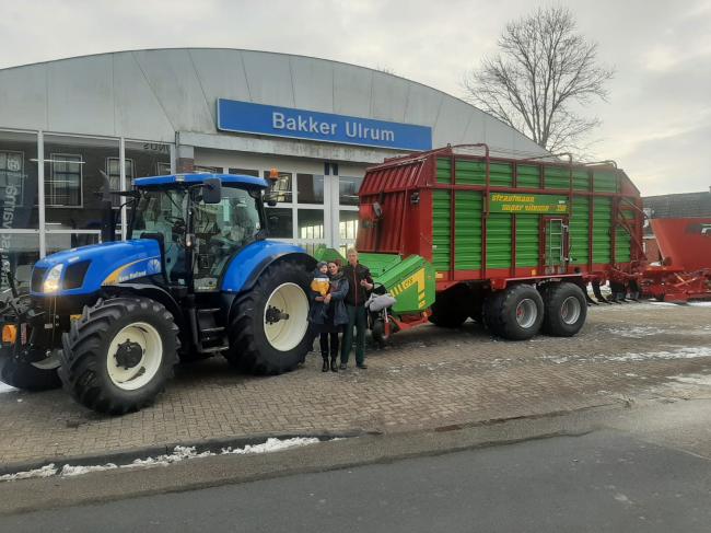 New Holland T6060 + Strautmann Super Vitesse 3501 