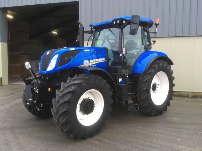 New Holland T7.230 AC van Veen