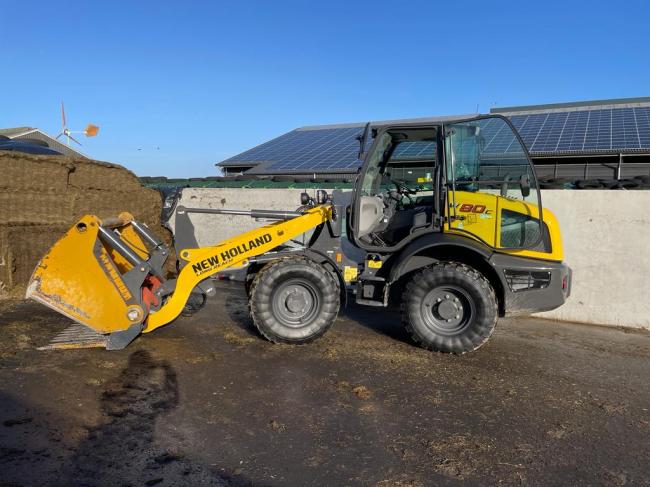 New Holland W80C Long Reach 