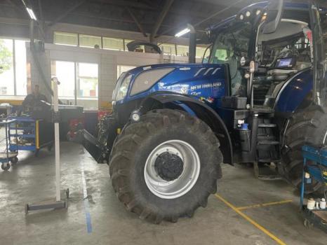 Laat u trekker APK 3 keuren bij Bakker Ulrum LMB!!
